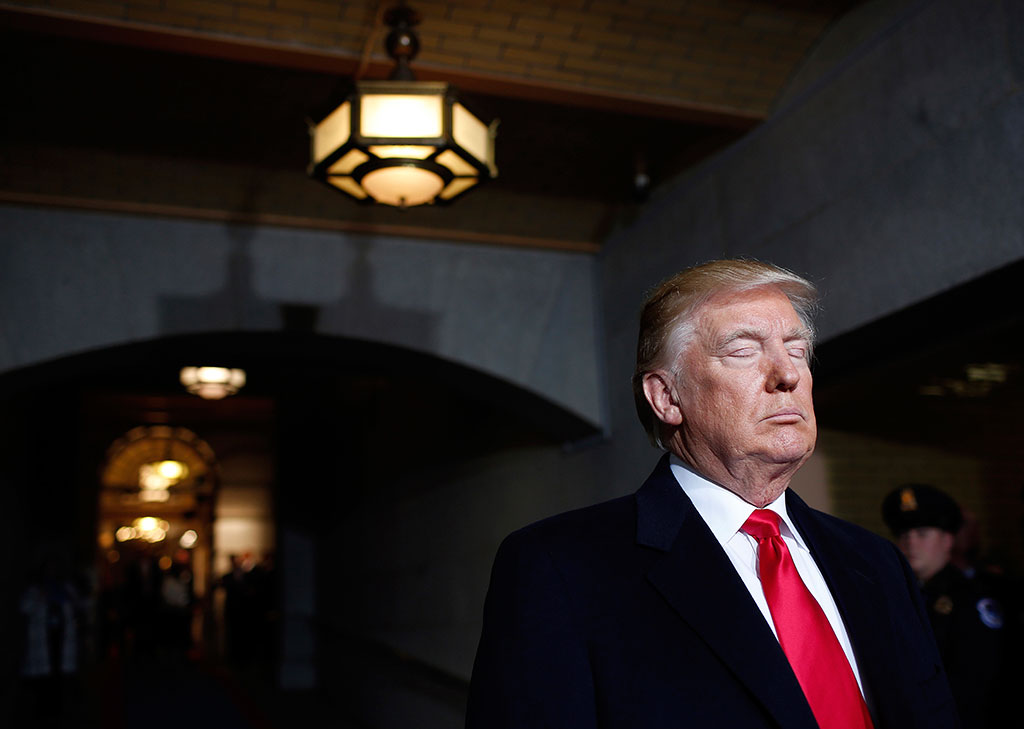 Дональд Трамп попросил Тиллерсона поработать над восстановлением отношений с РФ Дональд Трамп попросил Тиллерсона поработать над восстановлением отношений с РФ