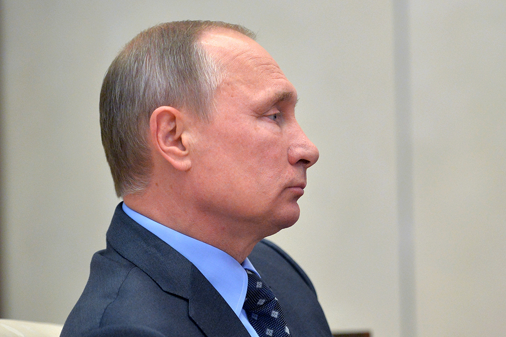 Владимир Путин ответил Стоуну на вопрос о желании стать царем Владимир Путин ответил Стоуну на вопрос о желании стать царем