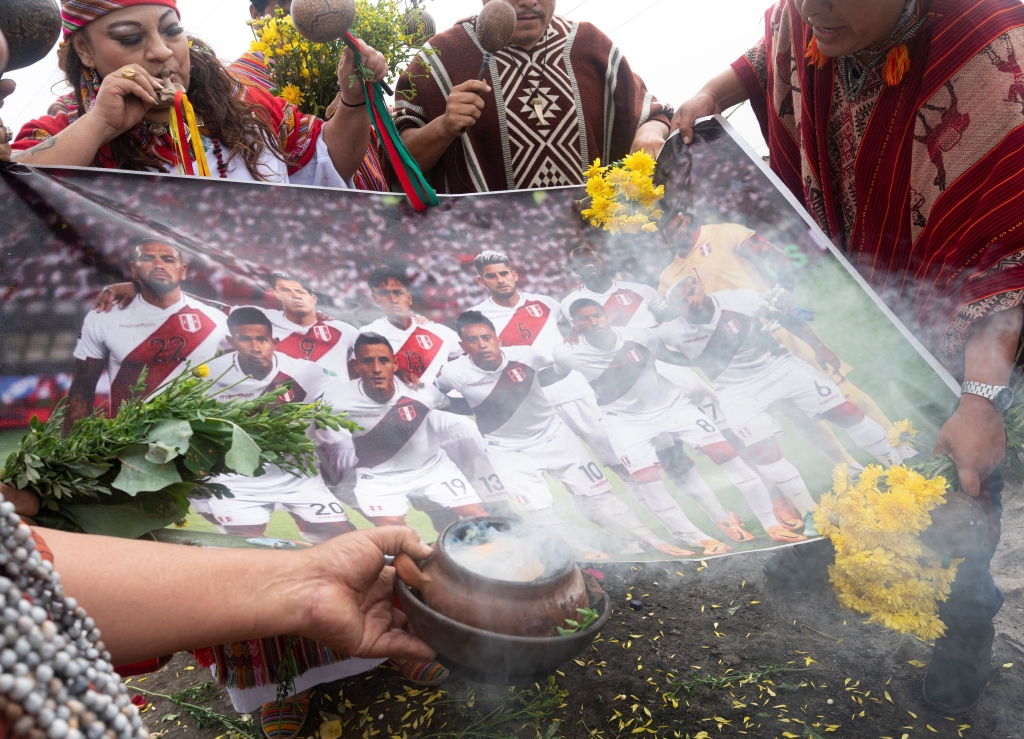 Шаманские ритуалы и государственный выходной — так Перу готовится к финалу стыков за ЧМ-2022