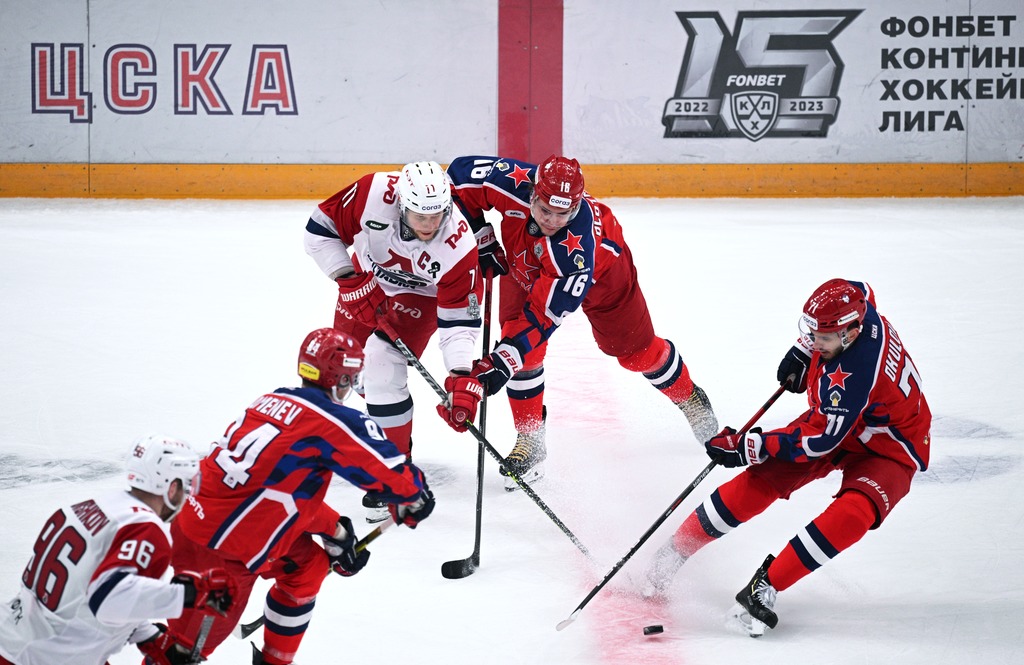 ЦСКА всухую обыграл «Локомотив» и вышел вперед в серии полуфинала Западной конференции КХЛ