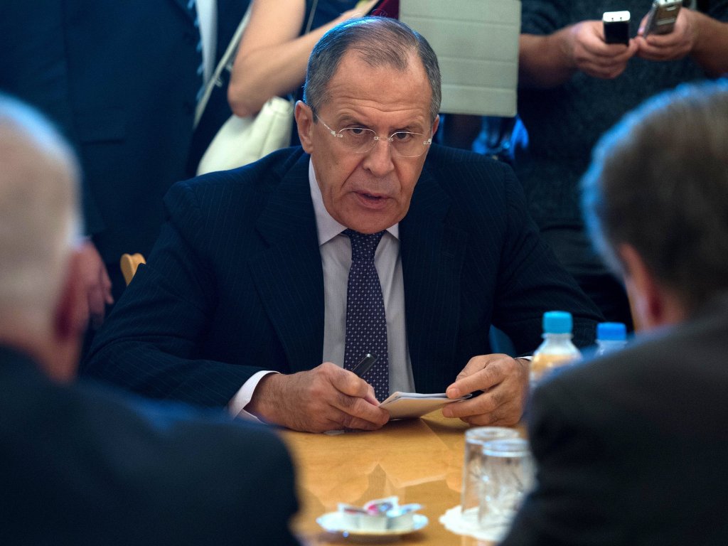 Россия не изменит свою позицию по Украине под санкциями, заявил Лавров Россия не изменит свою позицию по Украине под санкциями, заявил Лавров