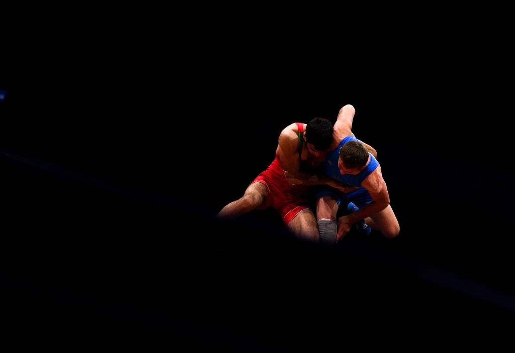 Российский борец Шираев выиграл чемпионат Европы в весовой категории до 65 кг