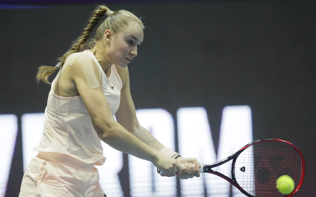 Рыбакина стартовала с победы на турнире WTA во Франции