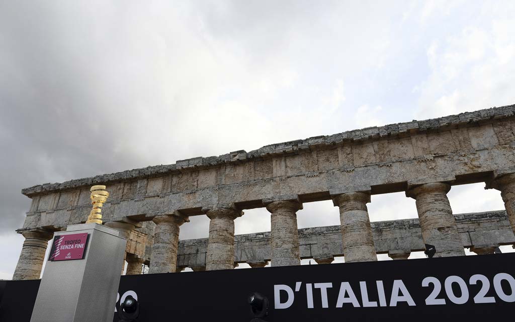 Самый протяженный этап «Джиро д’Италия» сокращен на 100 км из-за непогоды
