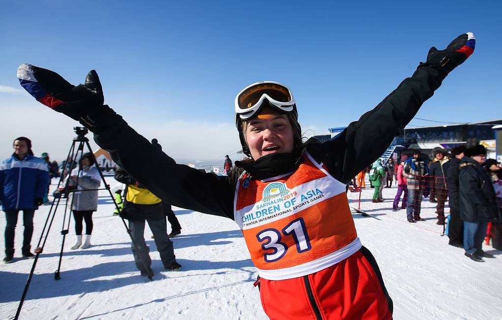 Сноубордистка Надыршина завоевала золото в параллельном слаломе на юниорском ЧМ