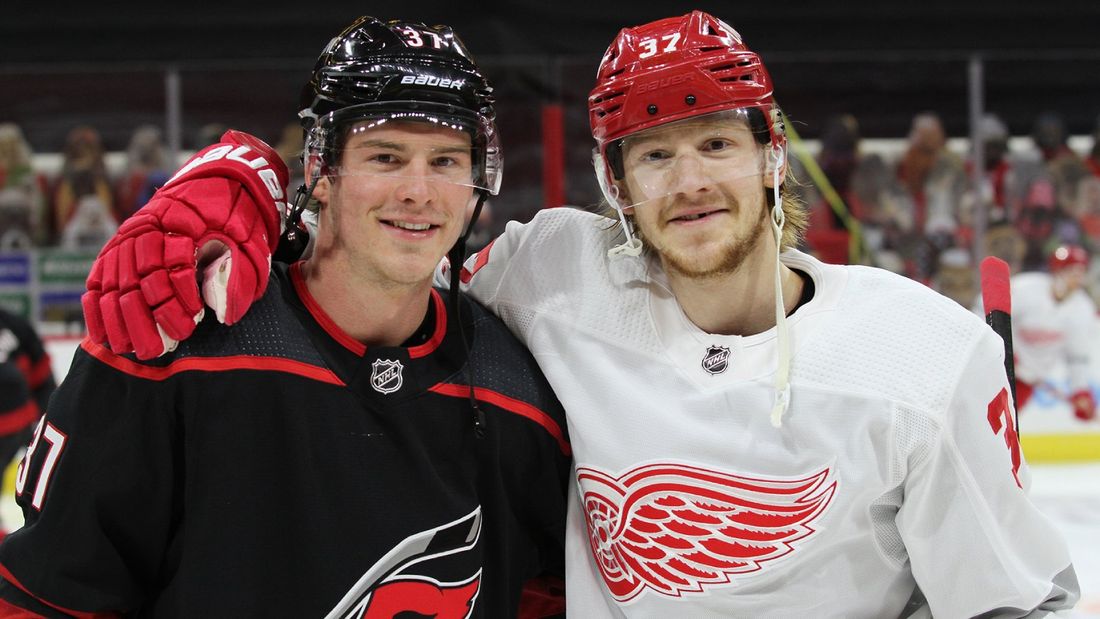 Трогательная русская история в Америке: два брата сыграли друг против друга в НХЛ. Свечников-младший оказался круче
