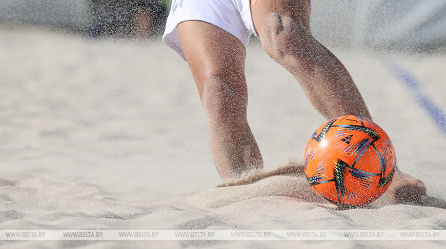 Сборная Беларуси по пляжному футболу обыграла команду ОАЭ на сборах в Дубае