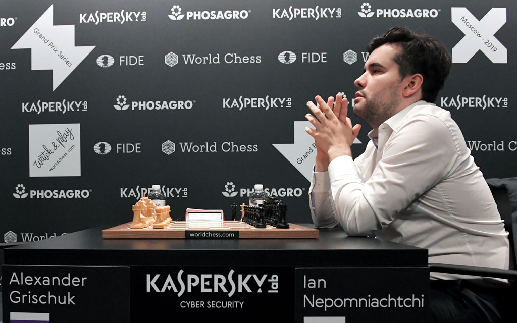 Непомнящий поднялся на 6-е место в рейтинге FIDE