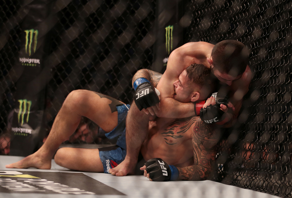 Хабиб Нурмагомедов победил Дастина Порье на UFC 242 в Абу-Даби
