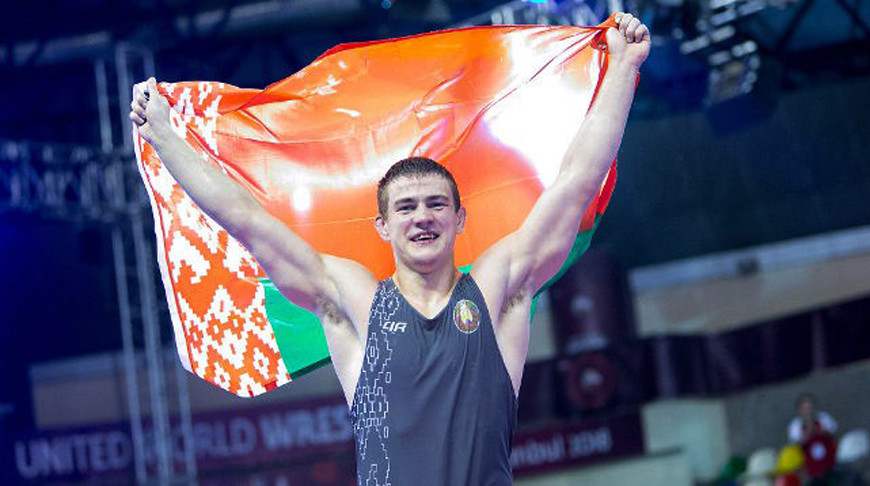 Белорус Денис Хроменков выиграл бронзу молодежного ЧМ по вольной борьбе в Венгрии