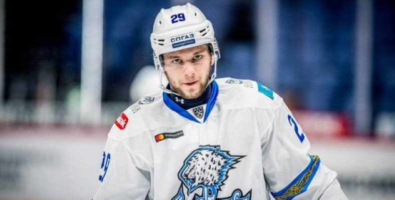 Форвард сборной Казахстана по хоккею определился с новым клубом после ухода из «Барыса»