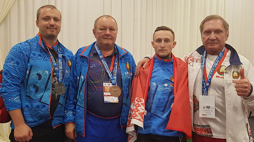 Геннадий Лаптев завоевал серебряную медаль на молодежном ЧЕ по тяжелой атлетике