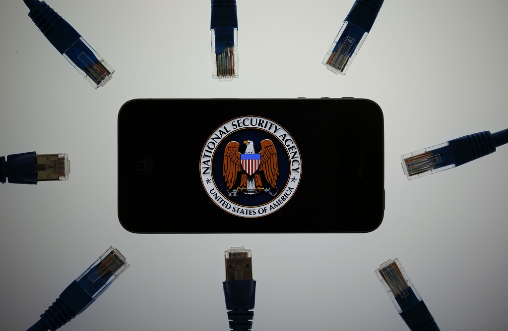 Минюст США объявил об аресте подрядчика за рассекречивание данных АНБ Минюст США объявил об аресте подрядчика за рассекречивание данных АНБ