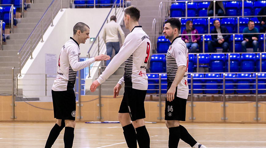 ВРЗ обыграл БЧ, «Витэн» победил «Столицу» в первых полуфиналах чемпионата Беларуси по мини-футболу