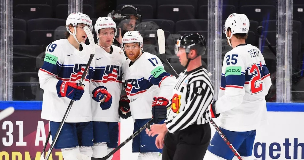 Хоккеисты сборной США забросили девять шайб французам на чемпионате мира