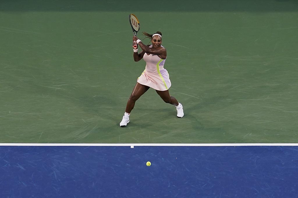 Серена Уильямс не смогла преодолеть первый круг турнира в Цинциннати, уступив Радукану