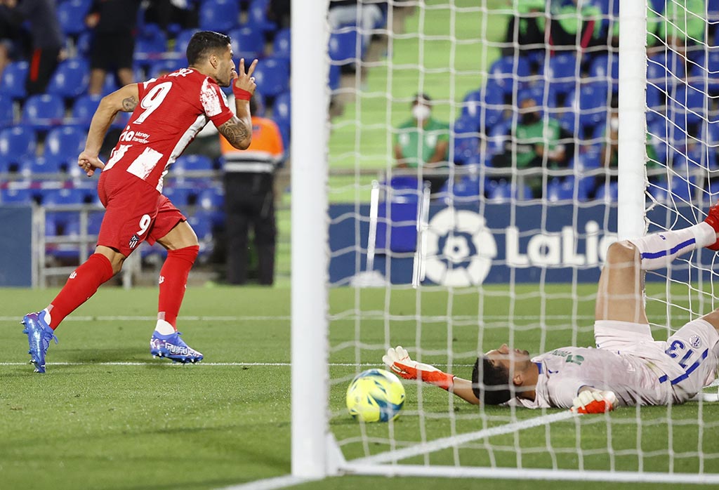 «Атлетико» вырвал победу над «Хетафе» благодаря двум голам Суареса в конце матча