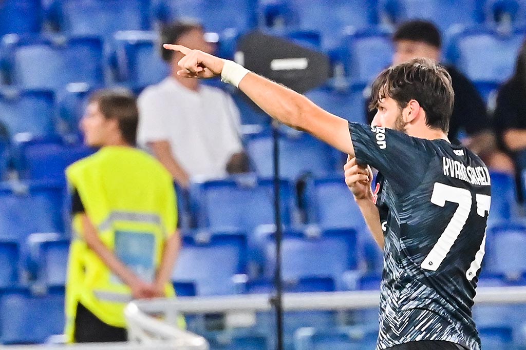 Гол Кварацхелии помог «Наполи» обыграть «Лацио» в матче чемпионата Италии по футболу