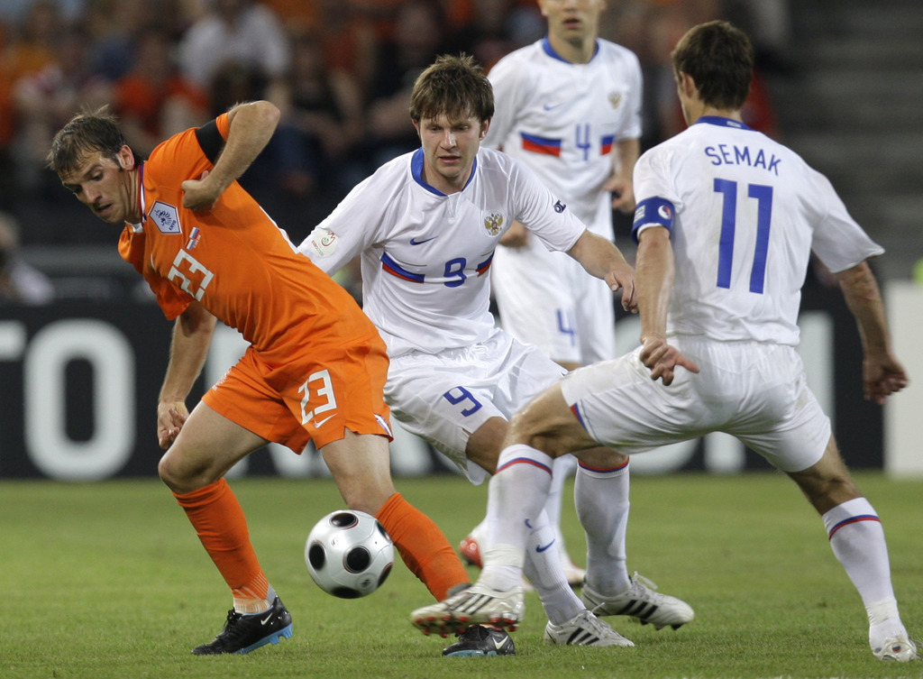 Футбол чемпионат европы 2008 россия. Аршавин сборная Голландии. Россия Голландия 2008. Россия-Голландия 3-1. Матч Россия Голландия 2008 год.