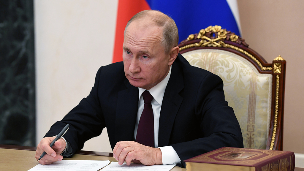 Путин призвал поддержать кибатлетов и производителей электроколясок