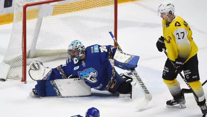 Хоккеист «Барыса» стал звездой проигранного матча в КХЛ