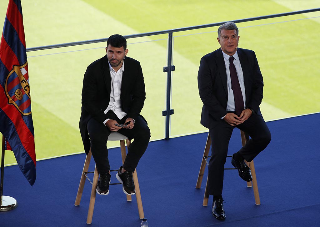 Агуэро отказался от большей части зарплаты в «Барселоне» из-за финансовых проблем клуба