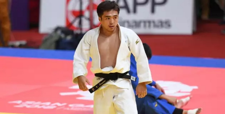 Казахстанский дзюдоист выиграл «серебро» на турнире в Ташкенте