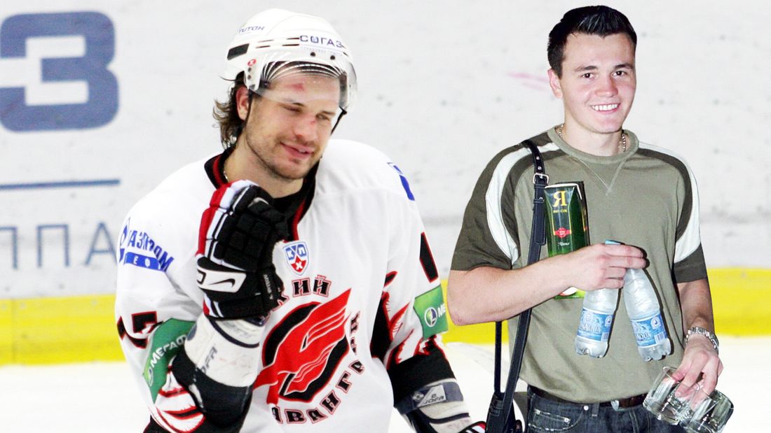 Федотов — не первый хоккеист, которому грозит армия. В Омске прятали от НХЛ двух звезд, но они все равно уехали