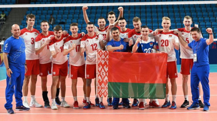 Белорусские волейболисты вышли в полуфинал ЕЮОФ в Баку