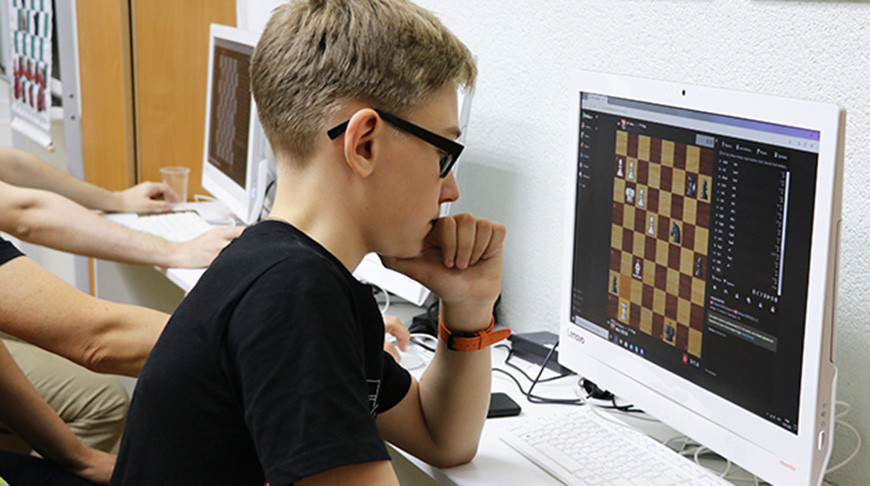 Юный белорусский шахматист Денис Лазавик выиграл престижный онлайн-турнир