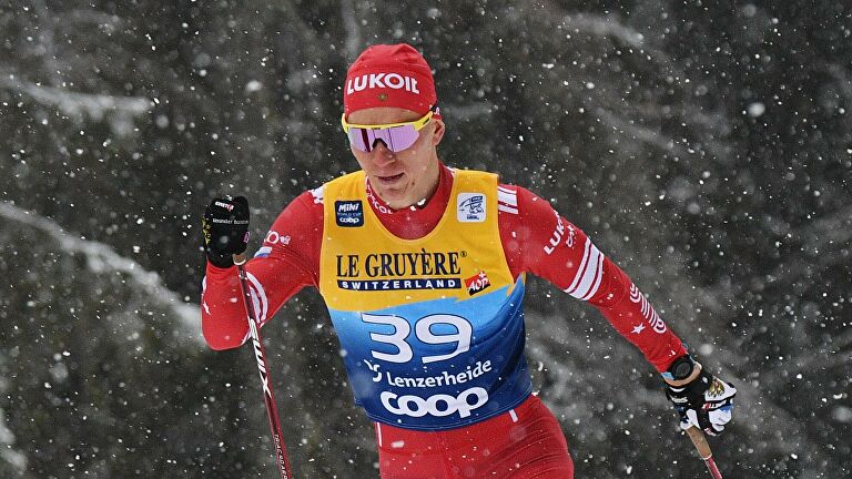 Большунов стал вторым в гонке с раздельным стартом на этапе «Тур де Ски»
