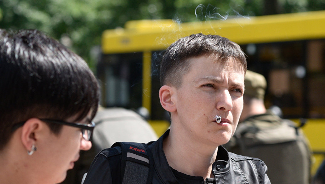 Надежда Савченко считает, что украинские политики ведут себя в Европе как нищие Надежда Савченко считает, что украинские политики ведут себя в Европе как нищие