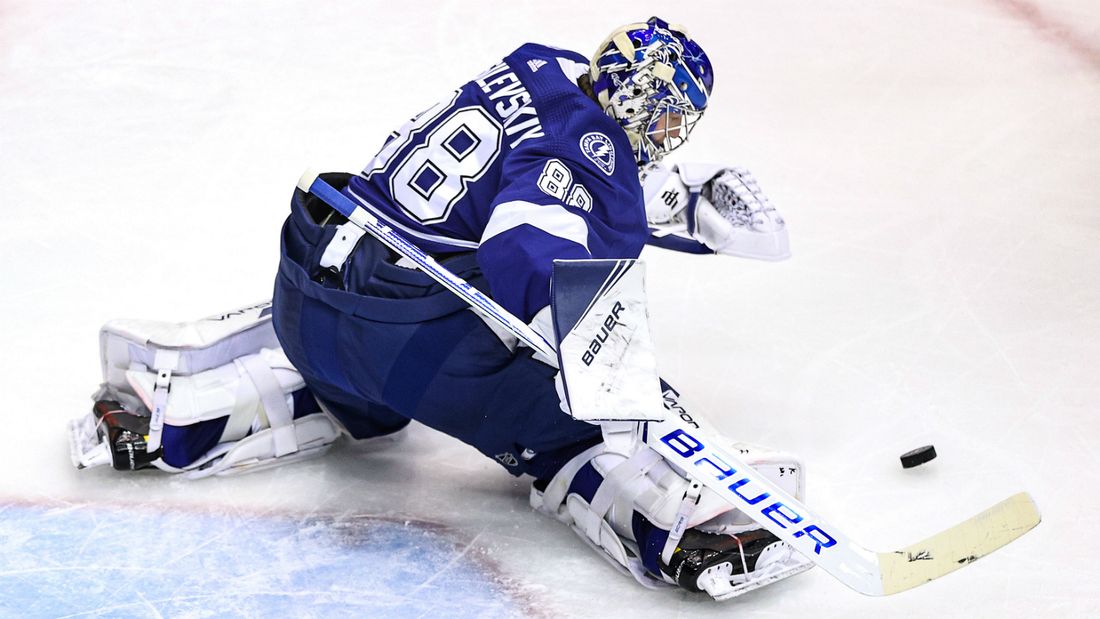 Василевский в новом сезоне НХЛ будет выступать в шлеме с изображением своего кота, который ушел из жизни