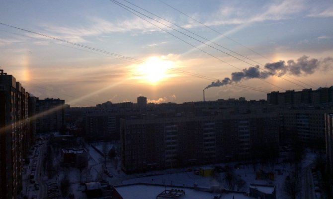 Три солнца увидели в небе над Петербургом местные жители