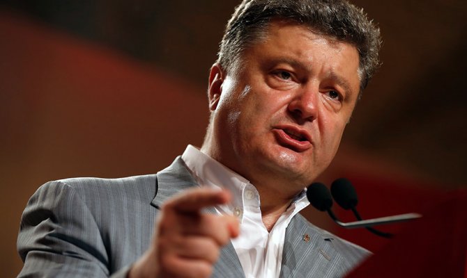 Порошенко назвал Крым военным хабом