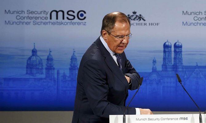 Сергею Лаврову стало не до смеха