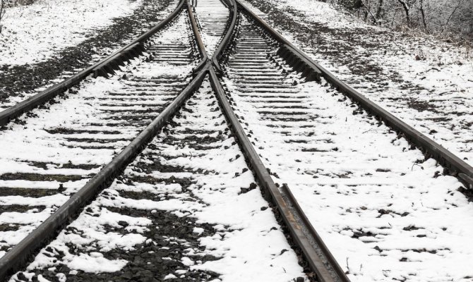 Киев прекращает железнодорожное сообщение с Крымом