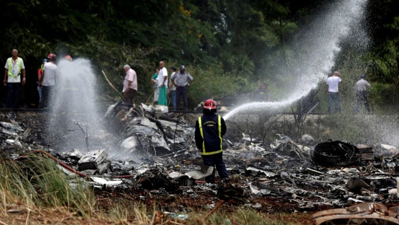 На Кубе более 100 человек погибли при крушении самолета