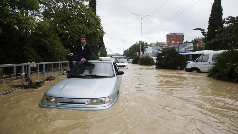 В Сочи из-за разлива реки затопило дома | 14 июня 2023 - Новости Mail.ru