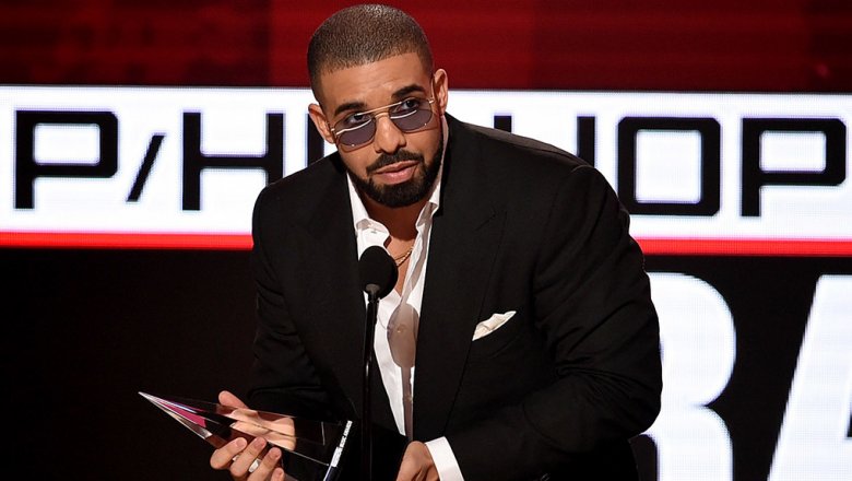 Альбом рэпера Drake обновил мировой рекорд прослушиваний Альбом рэпера Drake обновил мировой рекорд прослушиваний