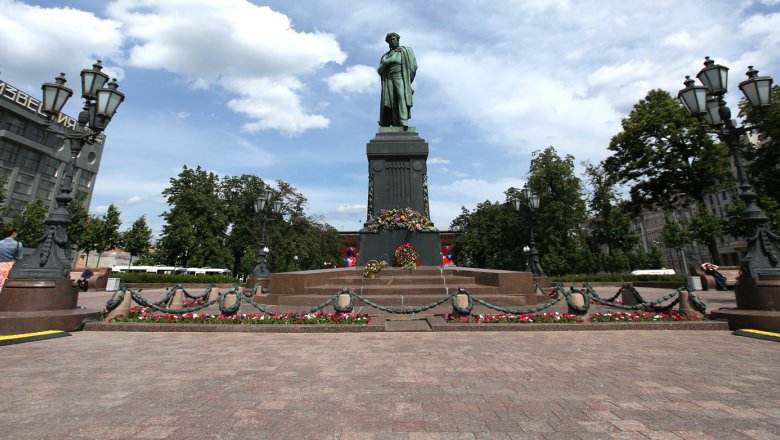 Самый известный монумент Пушкину изменит цвет