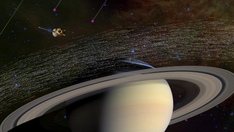 Cassini обнаружил в окрестностях Сатурна инопланетную пыль